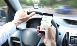 Στην… άκρη το κινητό γιατί ο «πέλεκυς» θα είναι βαρύς!