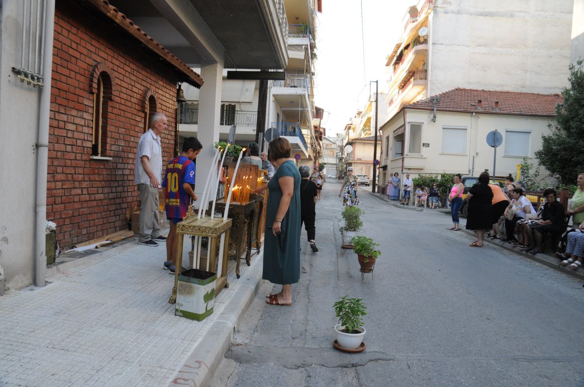 Με κατάνυξη η γιορτή της Αγίας Άννας στην Έδεσσα