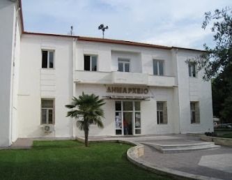 «Εδώ είναι ο καναπές;» - Σφοδρή αντιπαράθεση στο Δημοτικό Συμβούλιο Σκύδρας