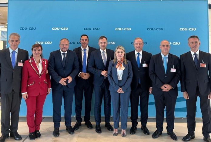 Στο Βερολίνο με αποστολή της Νέας Δημοκρατίας