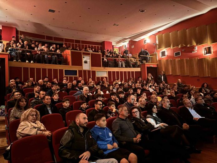 Η «Δύναμη της Ήττας» κέρδισε την Αλμωπία