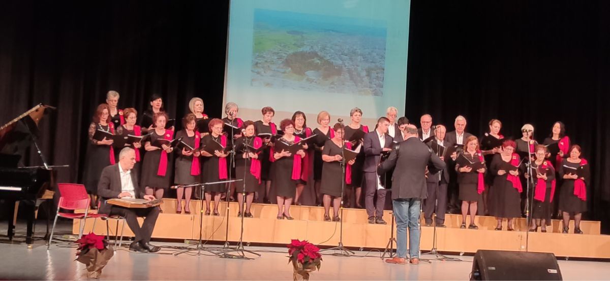 ΣΥΝΑΝΤΗΣΗ ΧΟΡΩΔΙΩΝ ΠΑΡΑΔΟΣΙΑΚΗΣ ΜΟΥΣΙΚΗΣ ΣΤΑ ΓΙΑΝΝΙΤΣΑ