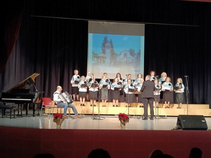 ΣΥΝΑΝΤΗΣΗ ΧΟΡΩΔΙΩΝ ΠΑΡΑΔΟΣΙΑΚΗΣ ΜΟΥΣΙΚΗΣ ΣΤΑ ΓΙΑΝΝΙΤΣΑ