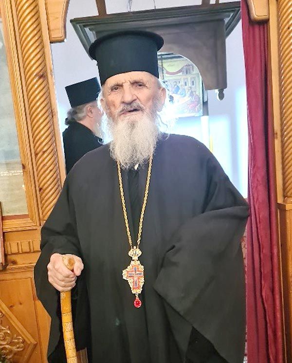 Οφίκιο στον πρώτο ορθόδοξο ιερέα της Αλβανίας