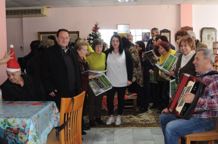 Γιορτινές μελωδίες και ανθρώπινες στιγμές