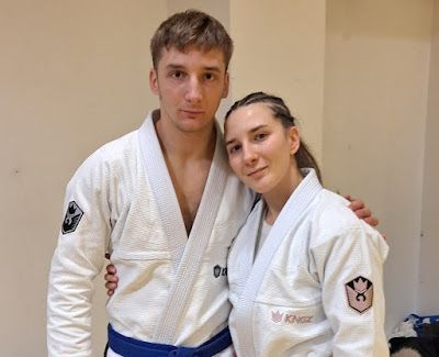 ΤΑ ΑΔΕΛΦΙΑ ΑΛΜΠΑΝΗ ΞΑΝΑ ΣΤΗΝ ΚΟΡΥΦΗ