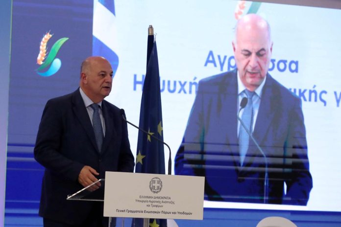 Τσιάρας: Η Ελληνίδα αγρότισσα πρωταγωνίστρια της παραγωγής και της ζωής στην ύπαιθρο