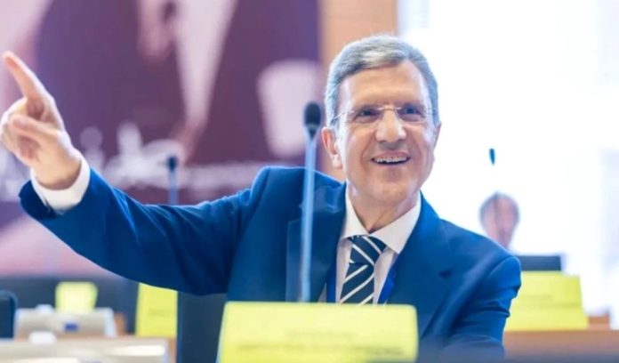 Γιώργος Αυτιάς: «Αν Πετούσα, Δεν Θα Κατέβαινα Ζωντανός» – Οι Συγκλονιστικές Αποκαλύψεις για την Υγεία και την Πολιτική