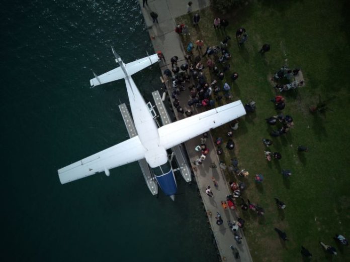 Υδροπλάνο προσθαλασσώθηκε για πρώτη φορά στην Ιτέα – Η Φωκίδα μπαίνει στον χάρτη των θαλάσσιων αερομεταφορών