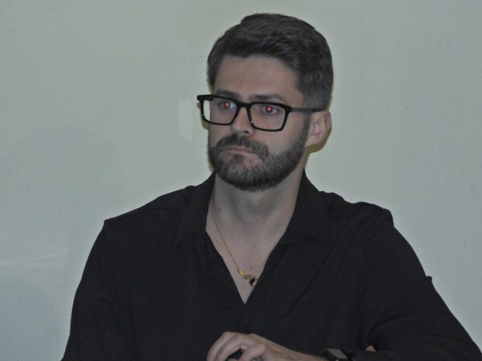 «Σαν Αεράκι» στο Παρθεναγωγείο: Μια βραδιά γεμάτη συναίσθημα και ελπίδα για το νέο βιβλίο του Δημήτρη Τσολάκη