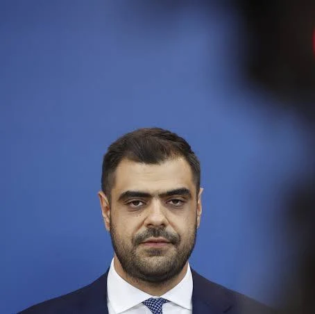 ΠΑΥΛΟΣ ΜΑΡΙΝΑΚΗΣ: «ΔΕΝ ΥΠΟΔΥΟΜΑΙ ΡΟΛΟ, ΔΙΝΩ ΤΗ ΜΑΧΗ ΤΗΣ ΠΡΑΓΜΑΤΙΚΟΤΗΤΑΣ»