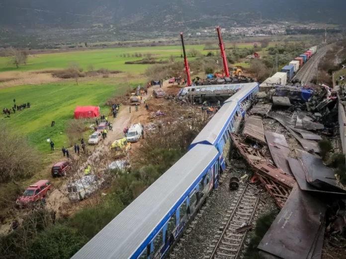 Γιατί τέτοια ανοχή με τους τραμπούκους των Τεμπών;