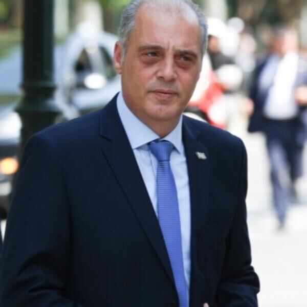 Κυριάκος Βελόπουλος: «Σας βλέπει η ντροπή και ντρέπεται – Δήμευση περιουσιών τώρα για όσους έκλεψαν τον ελληνικό λαό!»