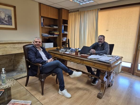 Επίσκεψη Παρούτογλου στην Αθήνα: Επικοινωνιακά Πυροτεχνήματα ή Ουσία;