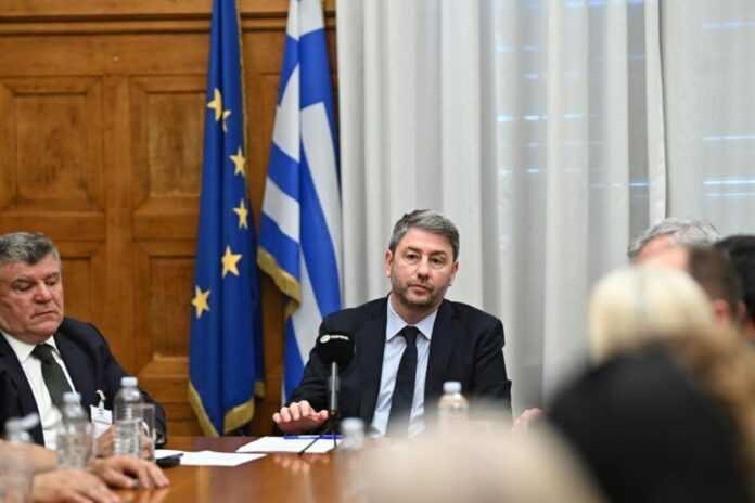 Όσο μένουν σε σημαντικές θέσεις εξουσίας, είναι επικίνδυνοι για τον τόπο»